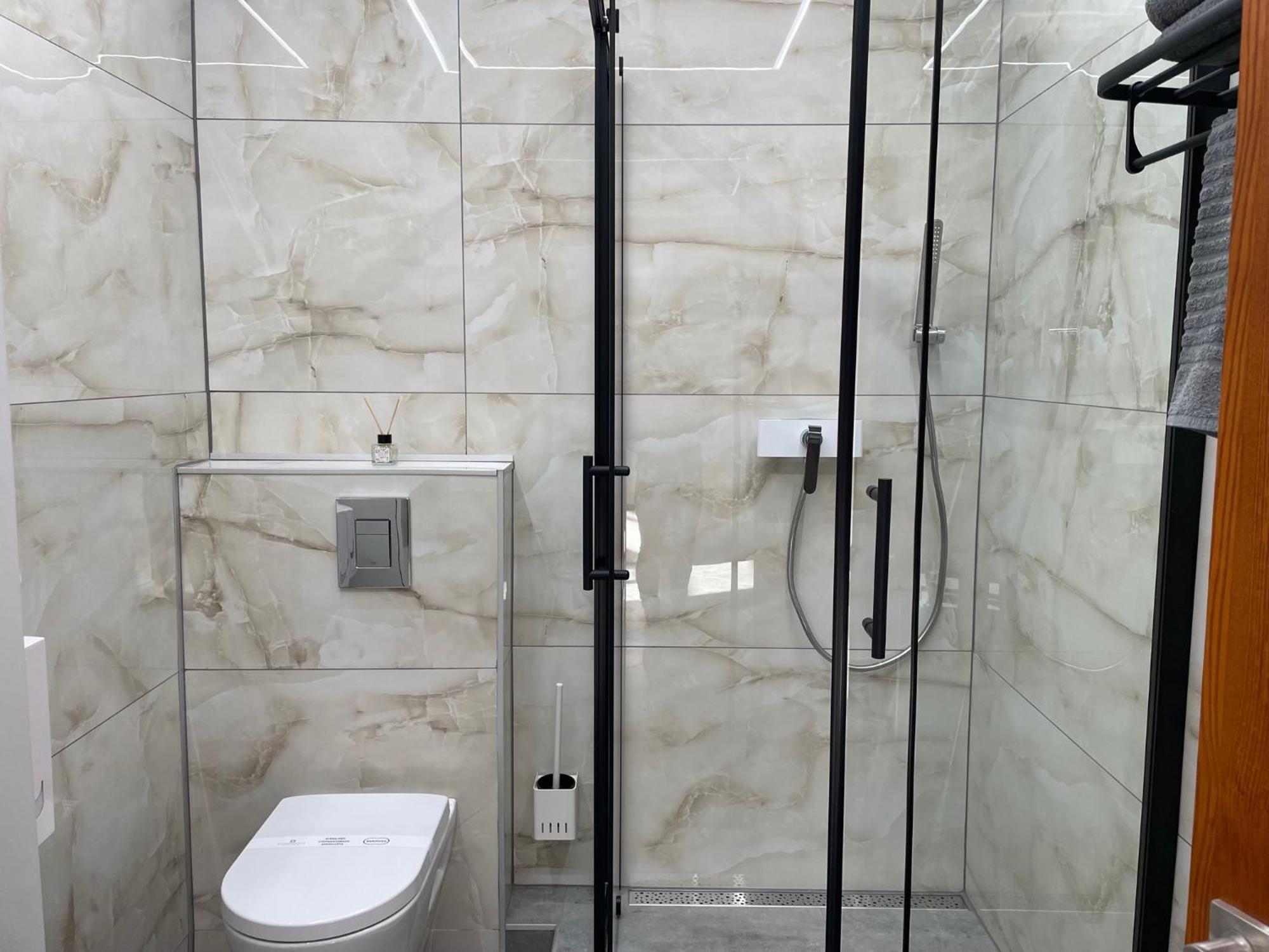 Brivibas - North & South, Free Privat Parking, Free Wifi, Self Check-in Huoneisto