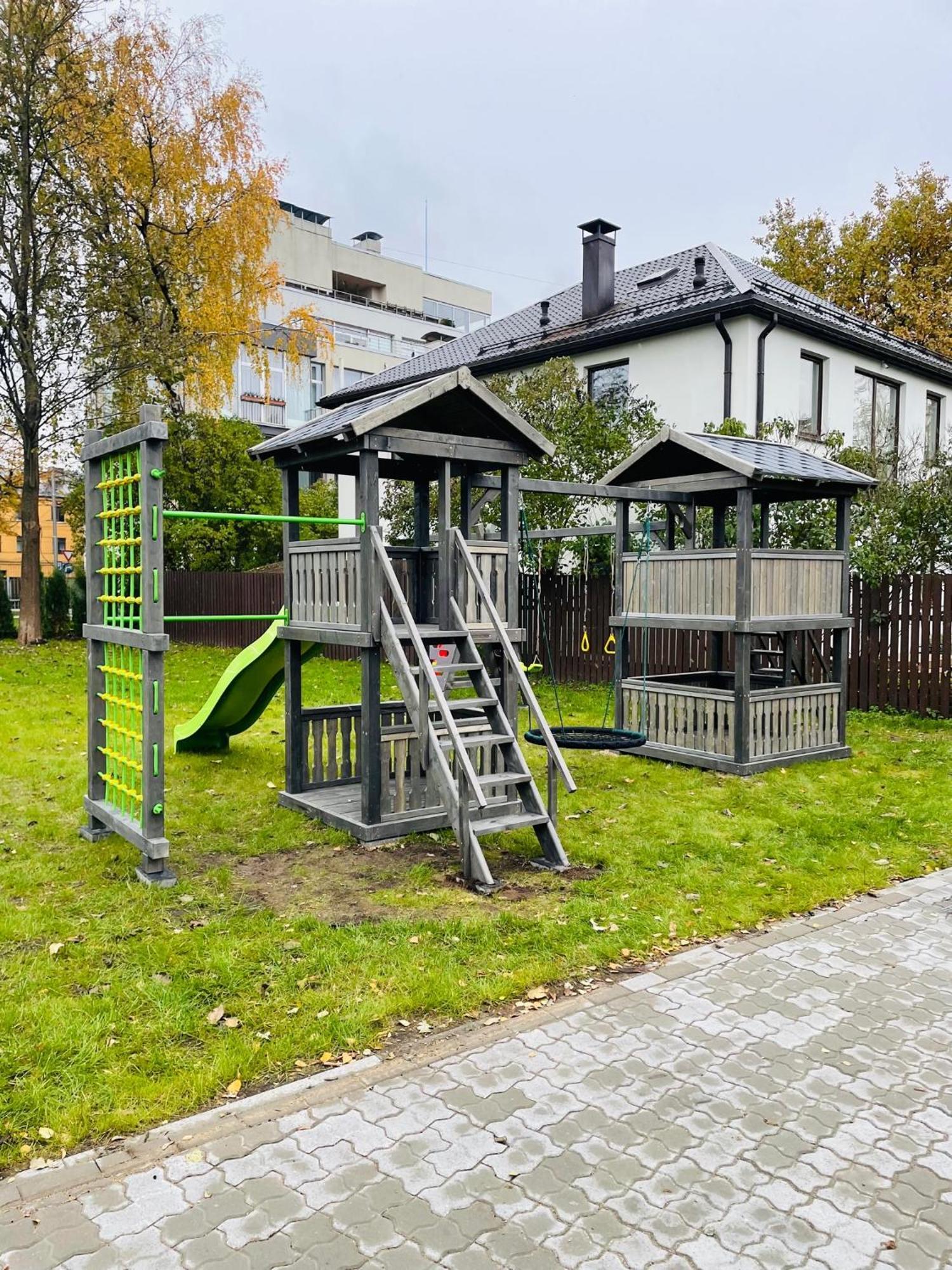 Brivibas - North & South, Free Privat Parking, Free Wifi, Self Check-in * Riika
